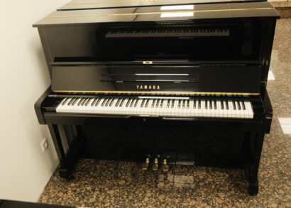 Piano Yamaha U1H refurbished