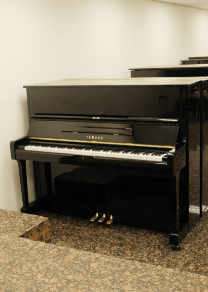 Piano Yamaha U1H refurbished black