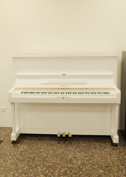 Piano Yamaha U1H white refurbished