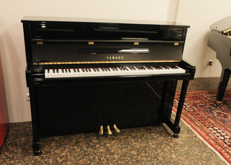 Piano Yamaha B2 B113
